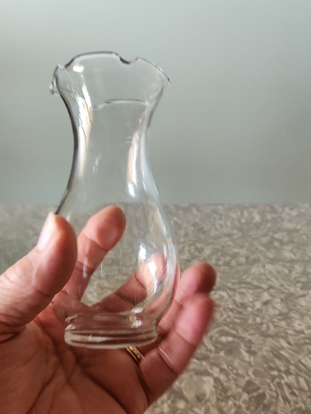 Source Unknown Clear Ruffled Rim Glass Vase - Picture 7 of 9